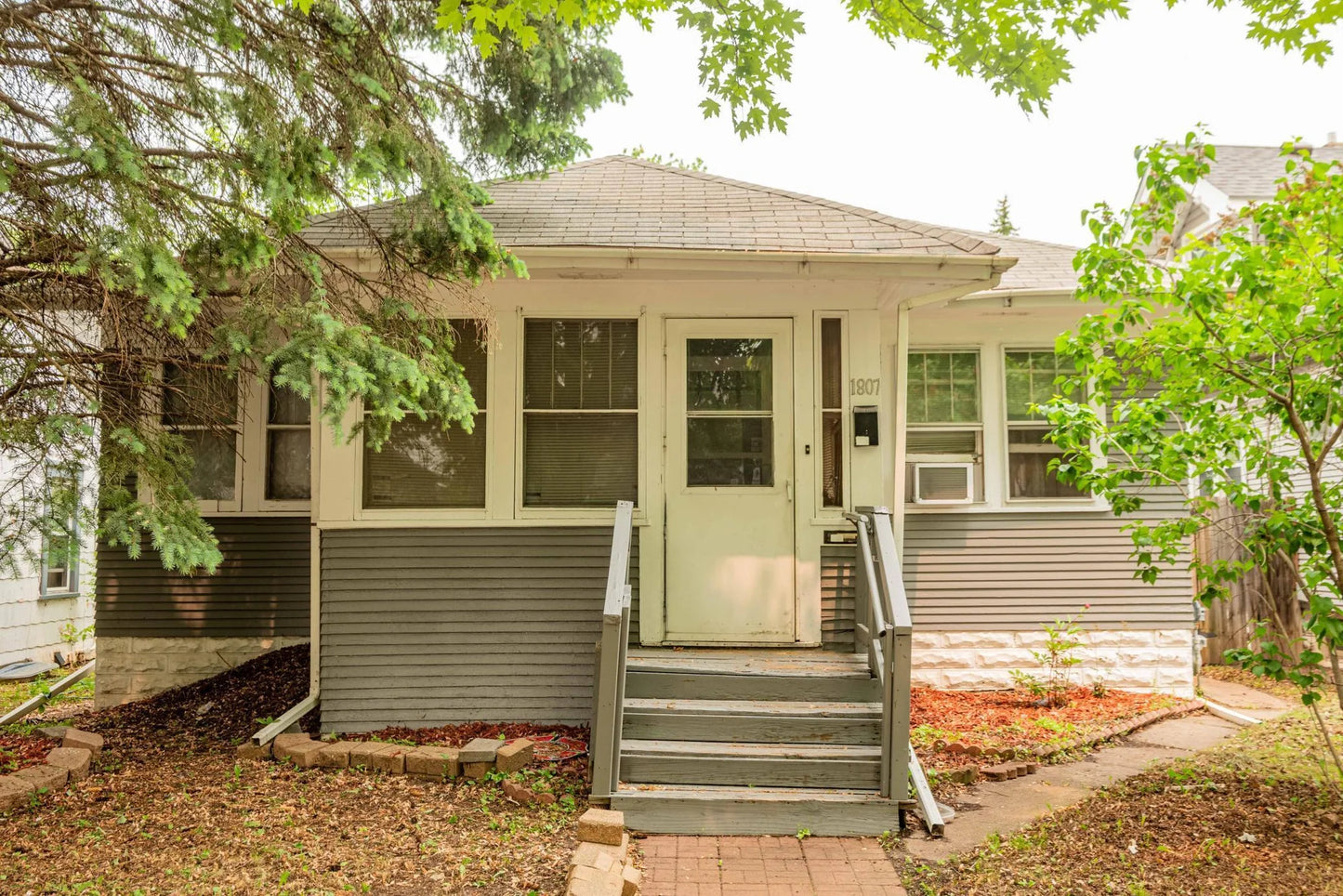 1807 Sims Avenue, Saint Paul, MN 55119