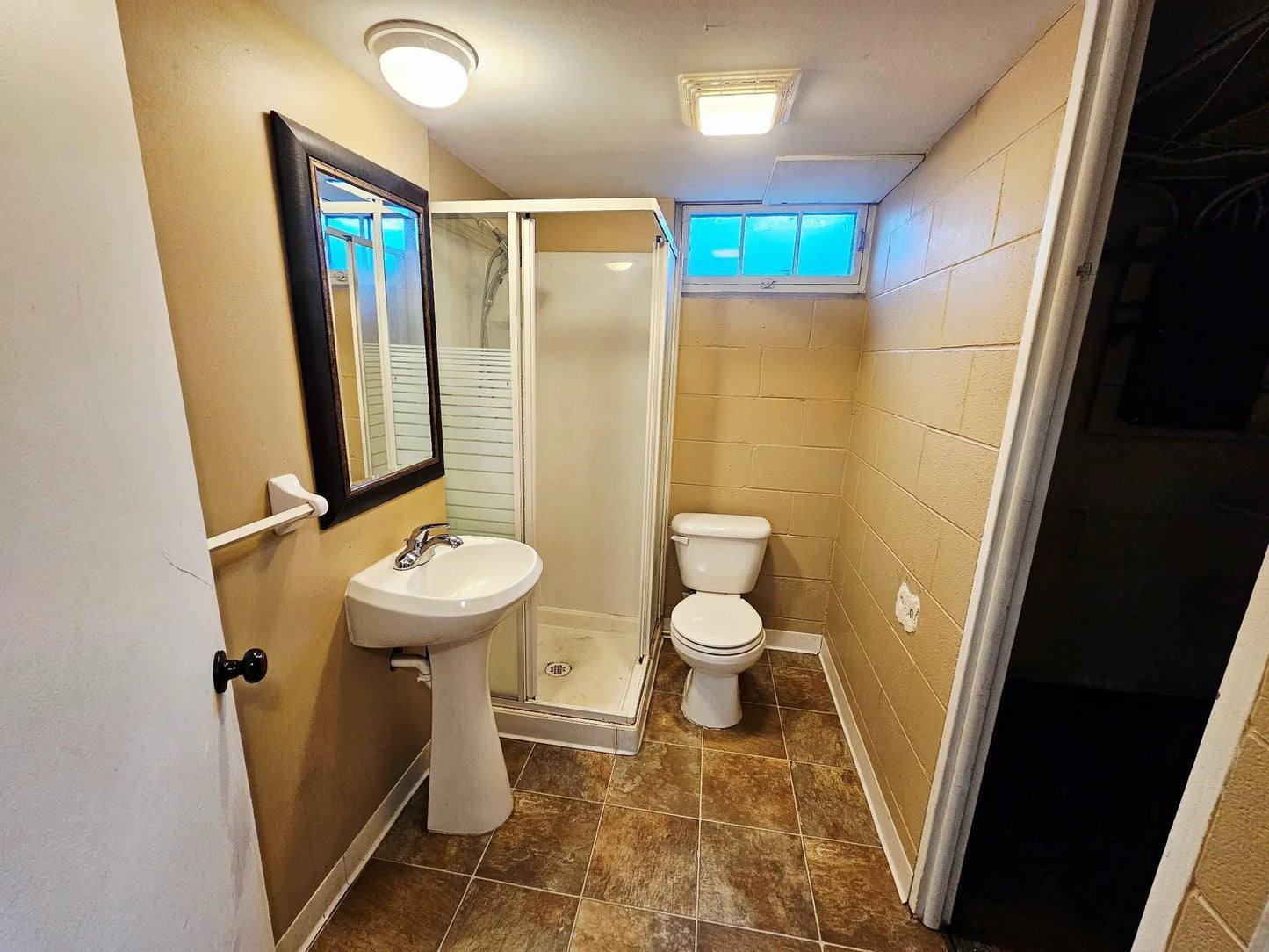 1607 Hoyt Avenue, Saint Paul, MN 55106