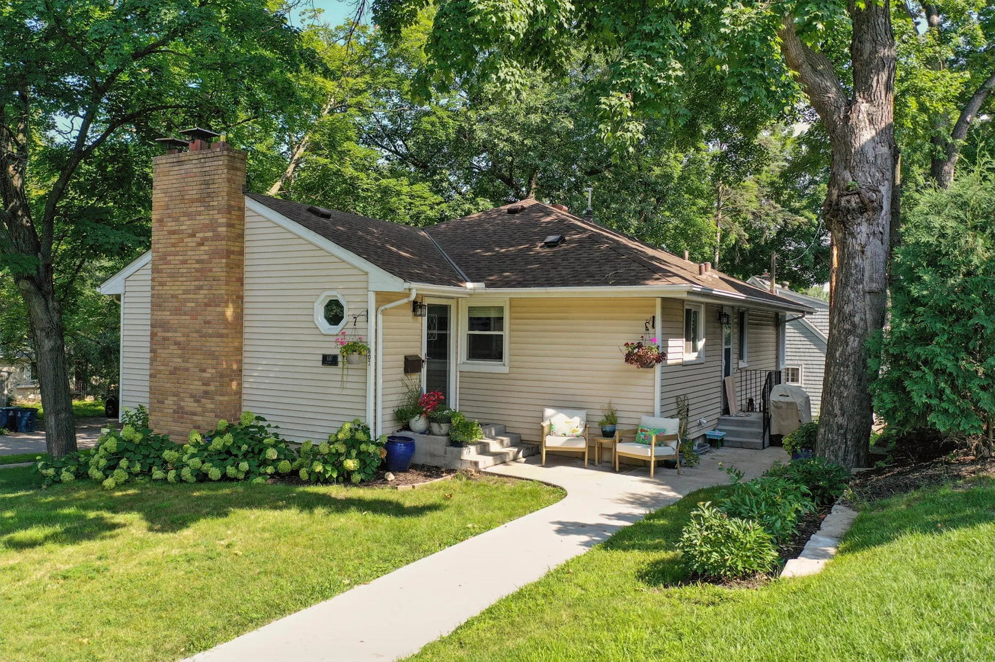 607 Gardner Street, Wayzata, MN 55391