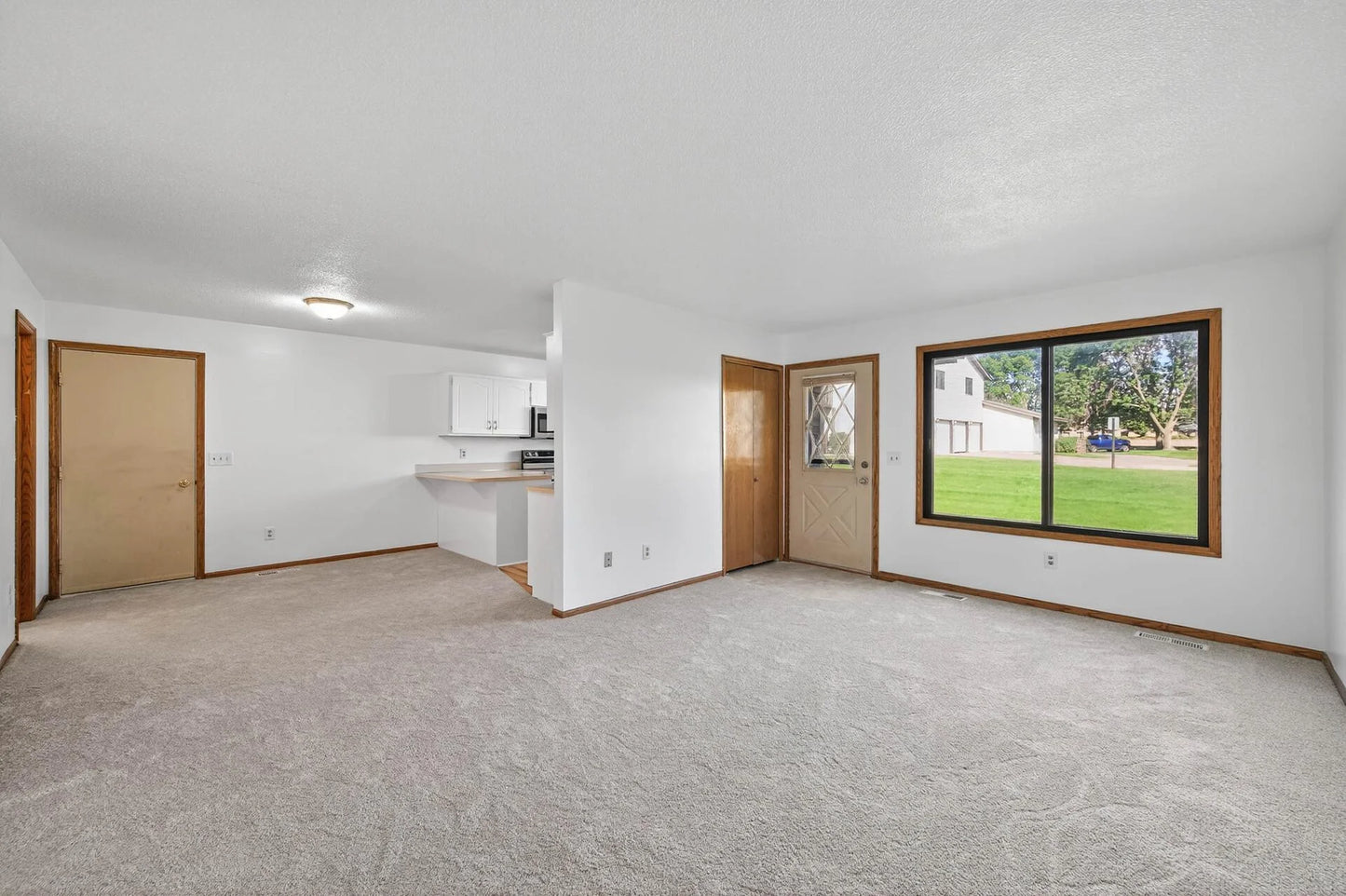 4284 Parkview Court, Vadnais Heights, MN 55127
