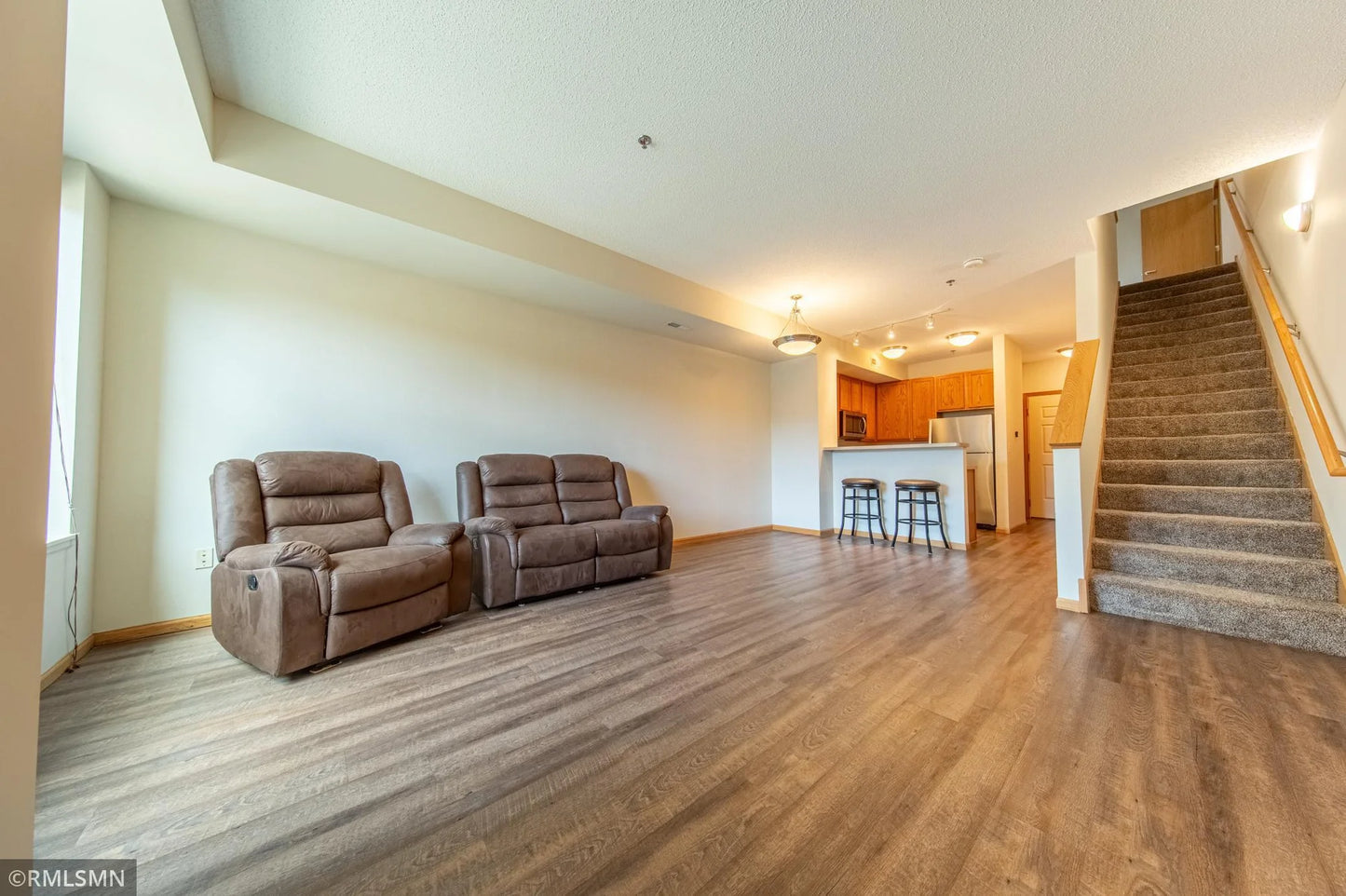 150 Burnsville Parkway, Burnsville, MN 55337