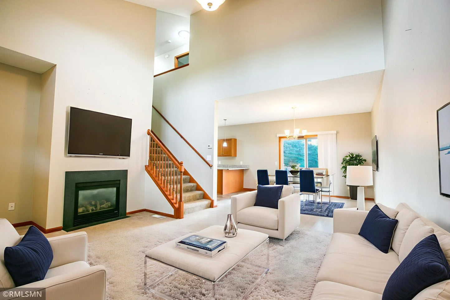 21314 Hytrail Circle, Lakeville, MN 55044