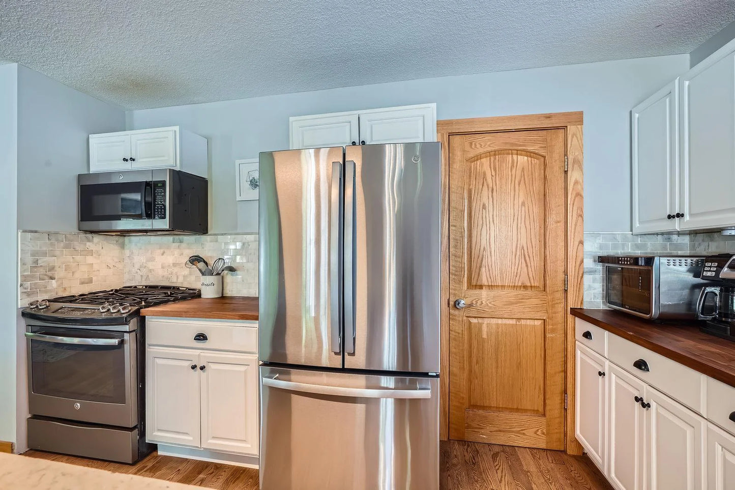 8 Queen Avenue, Minneapolis, MN 55405
