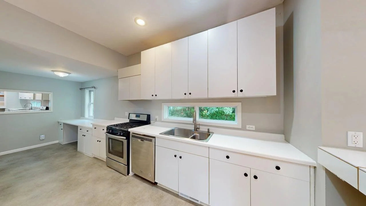 520 Hanlon Ave , Orono, MN 55391