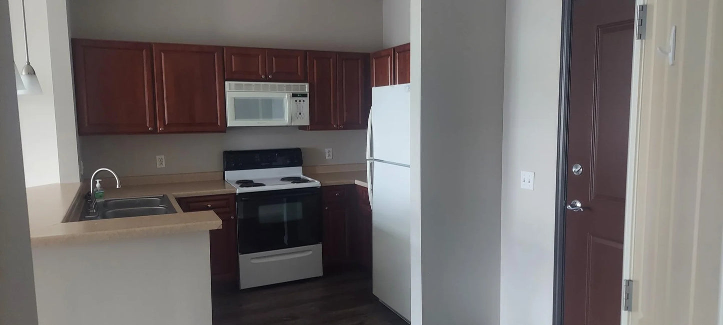 649 Old Highway 8 , New Brighton, MN 55112