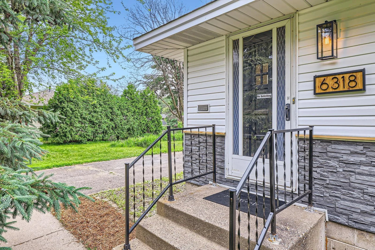 6318 Perry Avenue, Brooklyn Center, MN 55429
