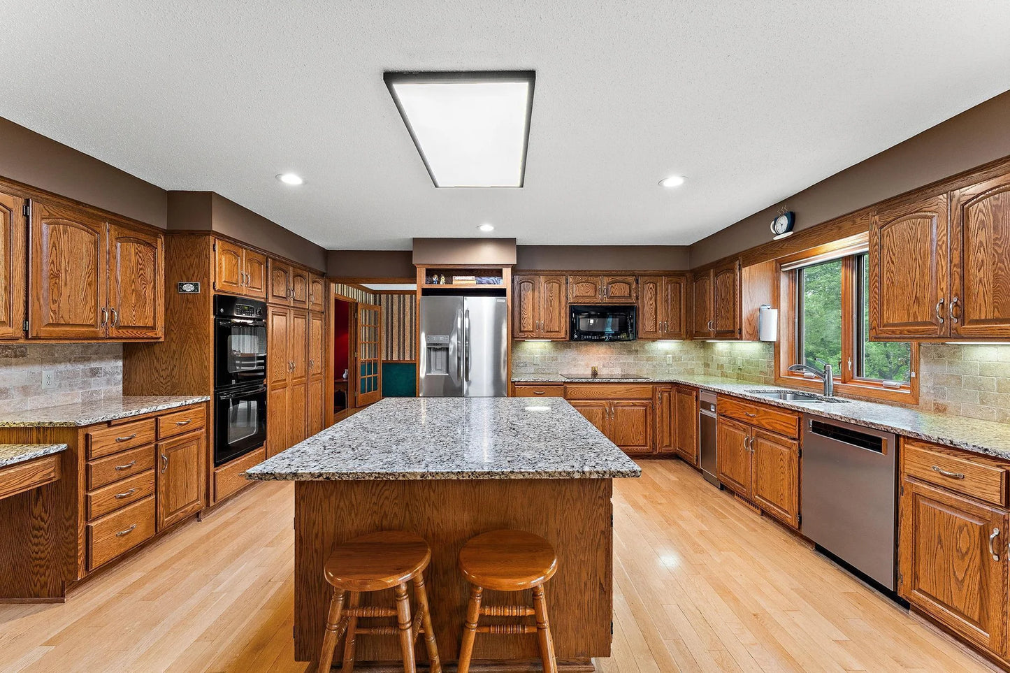 2501 112th Street, Bloomington, MN 55431