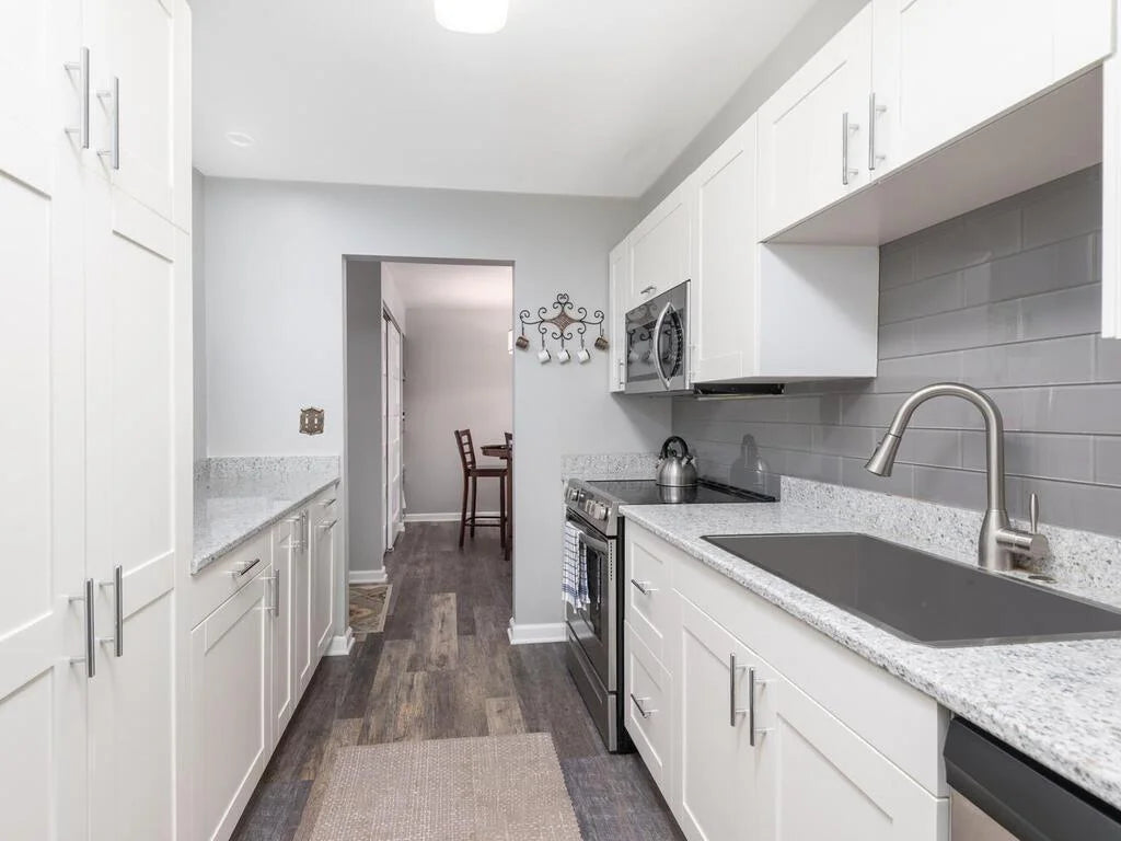 6423 Colony Way, Edina, MN 55435