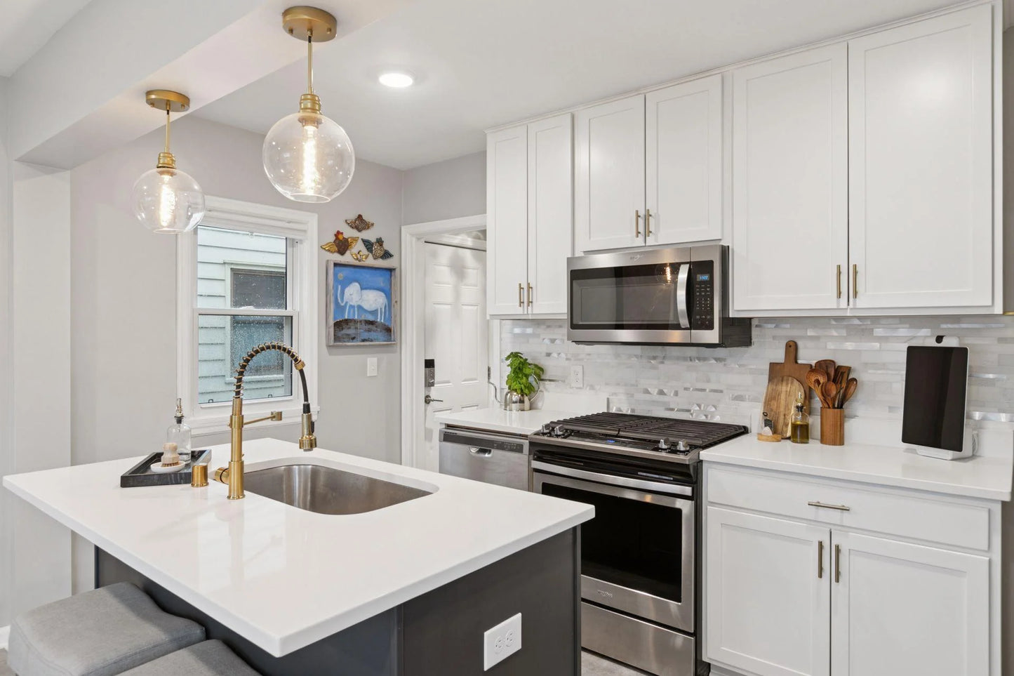 5217 France Avenue, Minneapolis, MN 55410