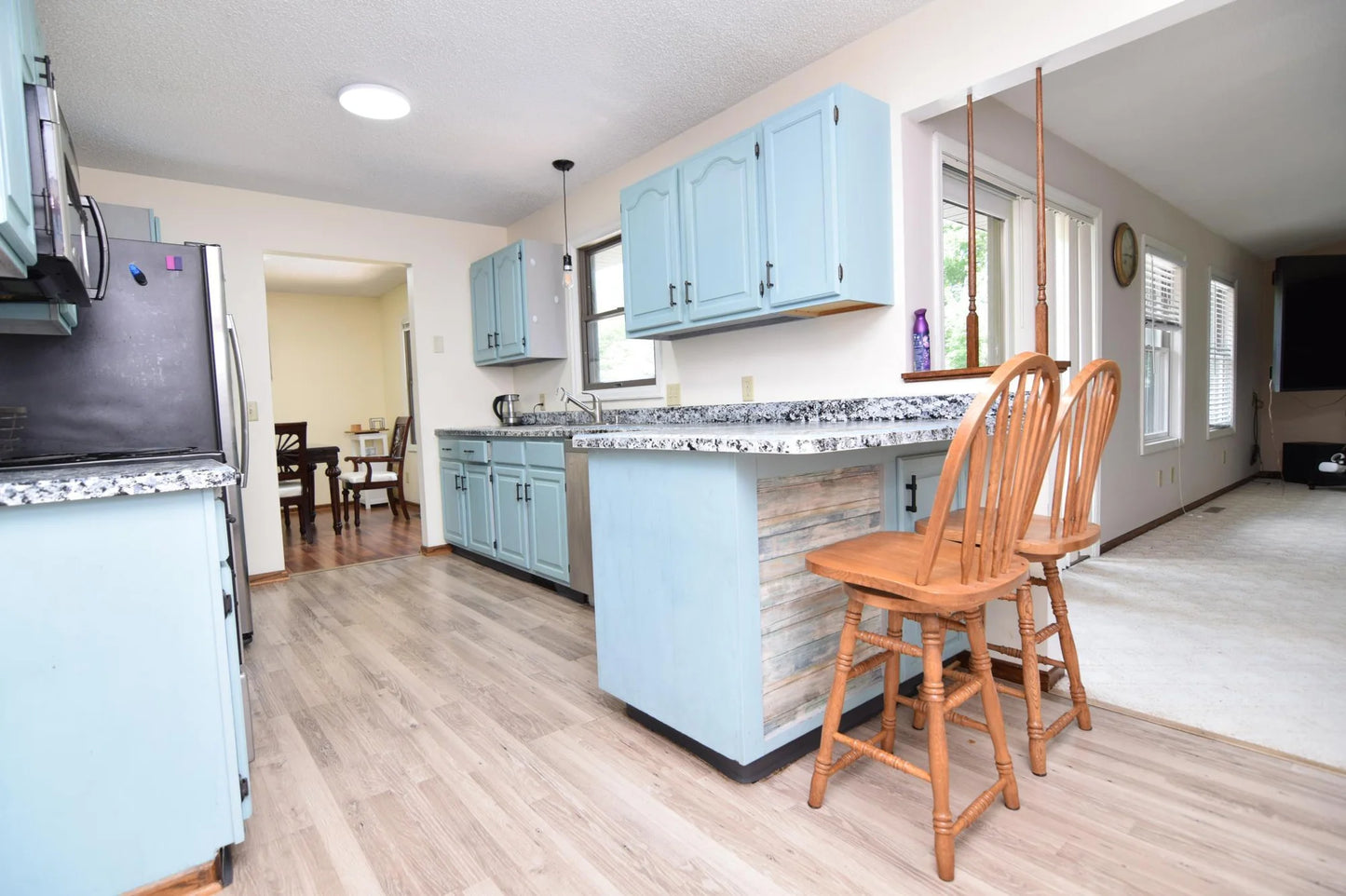 2520 Allen Drive, Burnsville, MN 55337