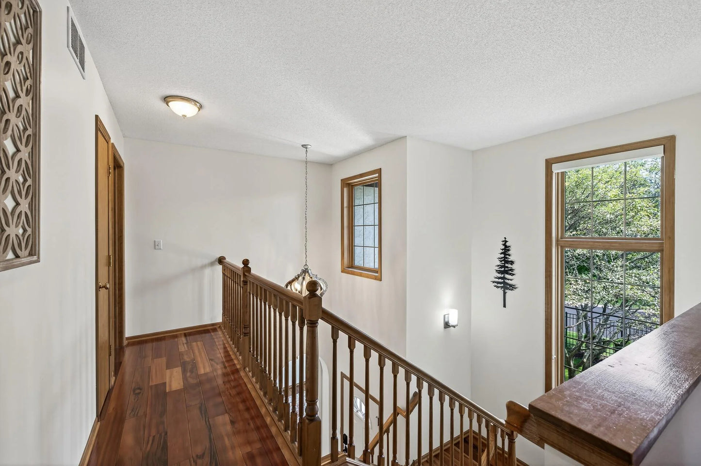2545 Hillwood Drive, Maplewood, MN 55119