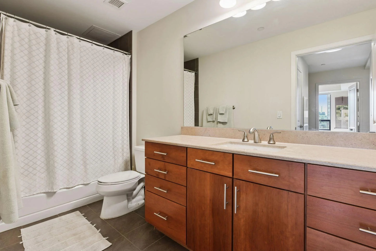 100 3rd Avenue, Minneapolis, MN 55401