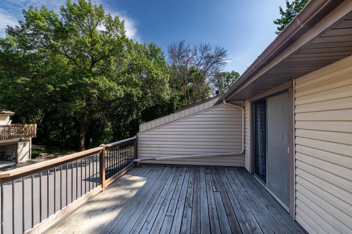 256 River Woods Lane, Burnsville, MN 55337