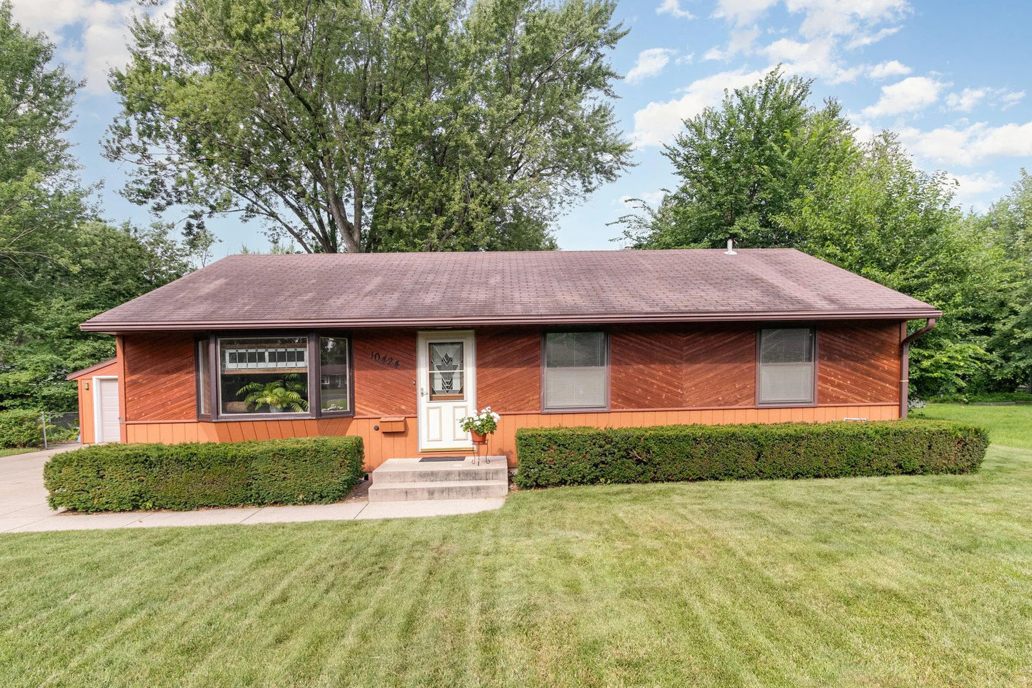 10424 Zenith Avenue, Bloomington, MN 55431