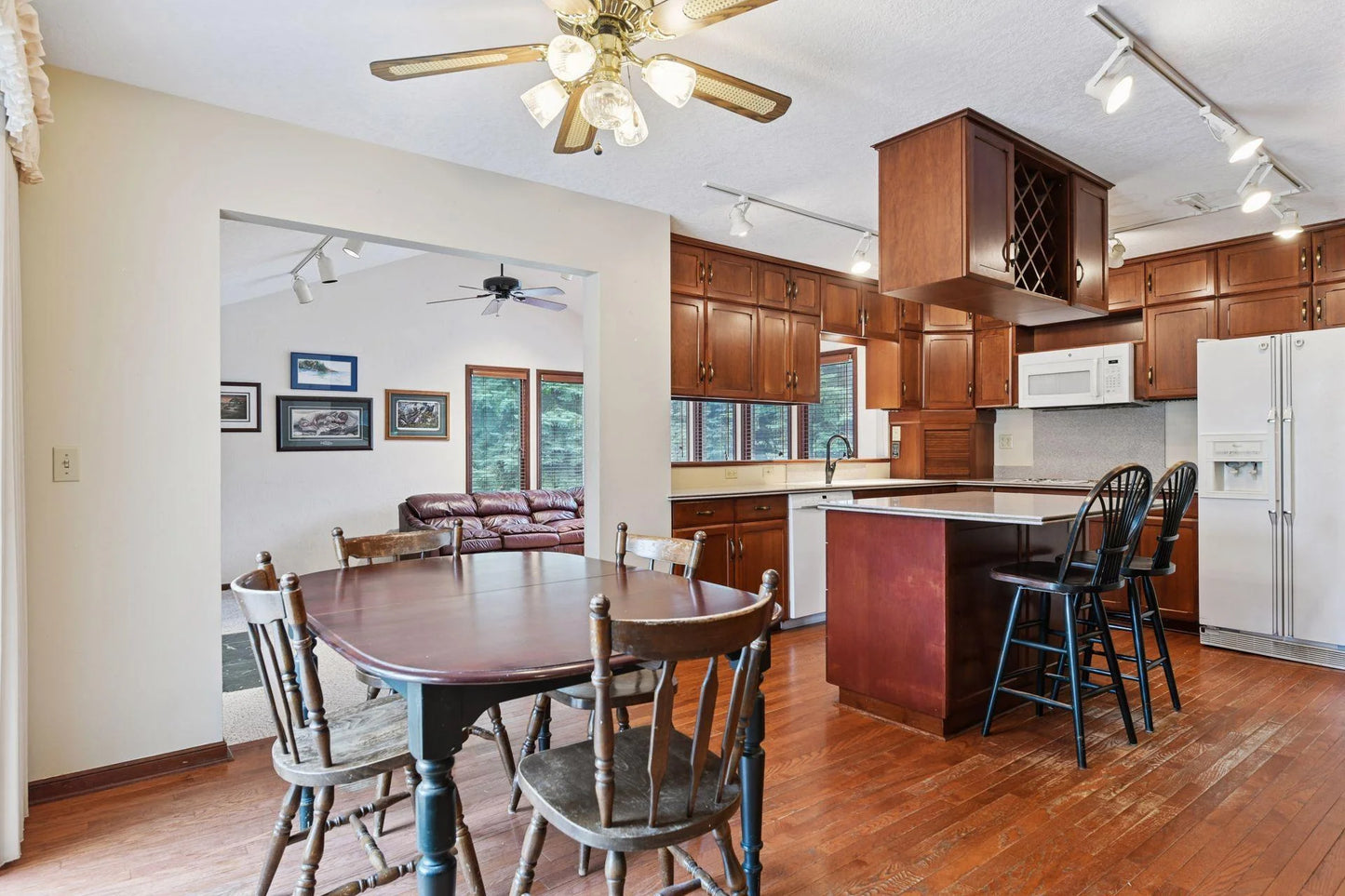5000 Forestview Lane, Plymouth, MN 55442