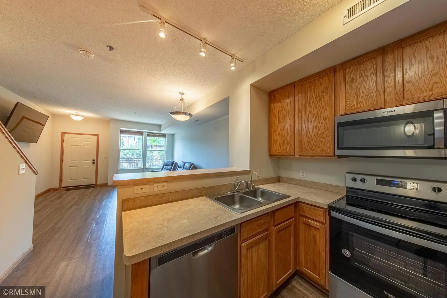 150 Burnsville Parkway, Burnsville, MN 55337