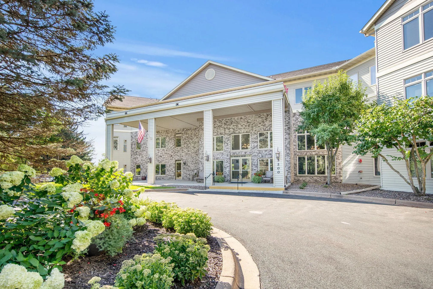 5200 Pathways Avenue, White Bear Lake, MN 55110