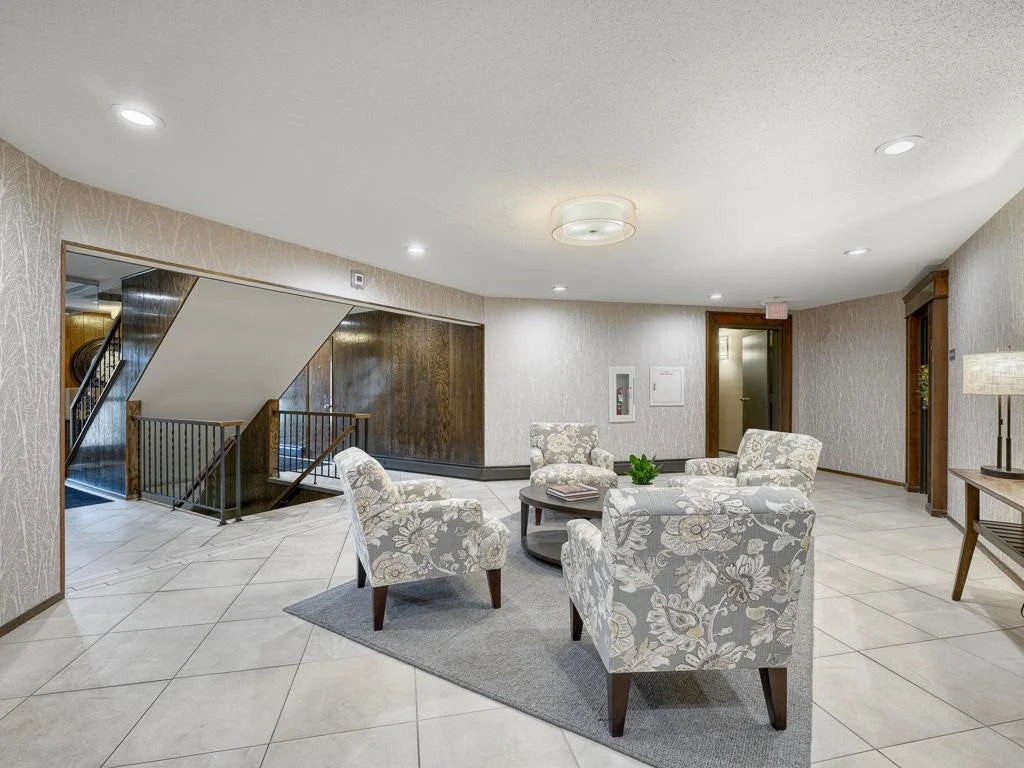 4360 Brookside Court, Edina, MN 55436