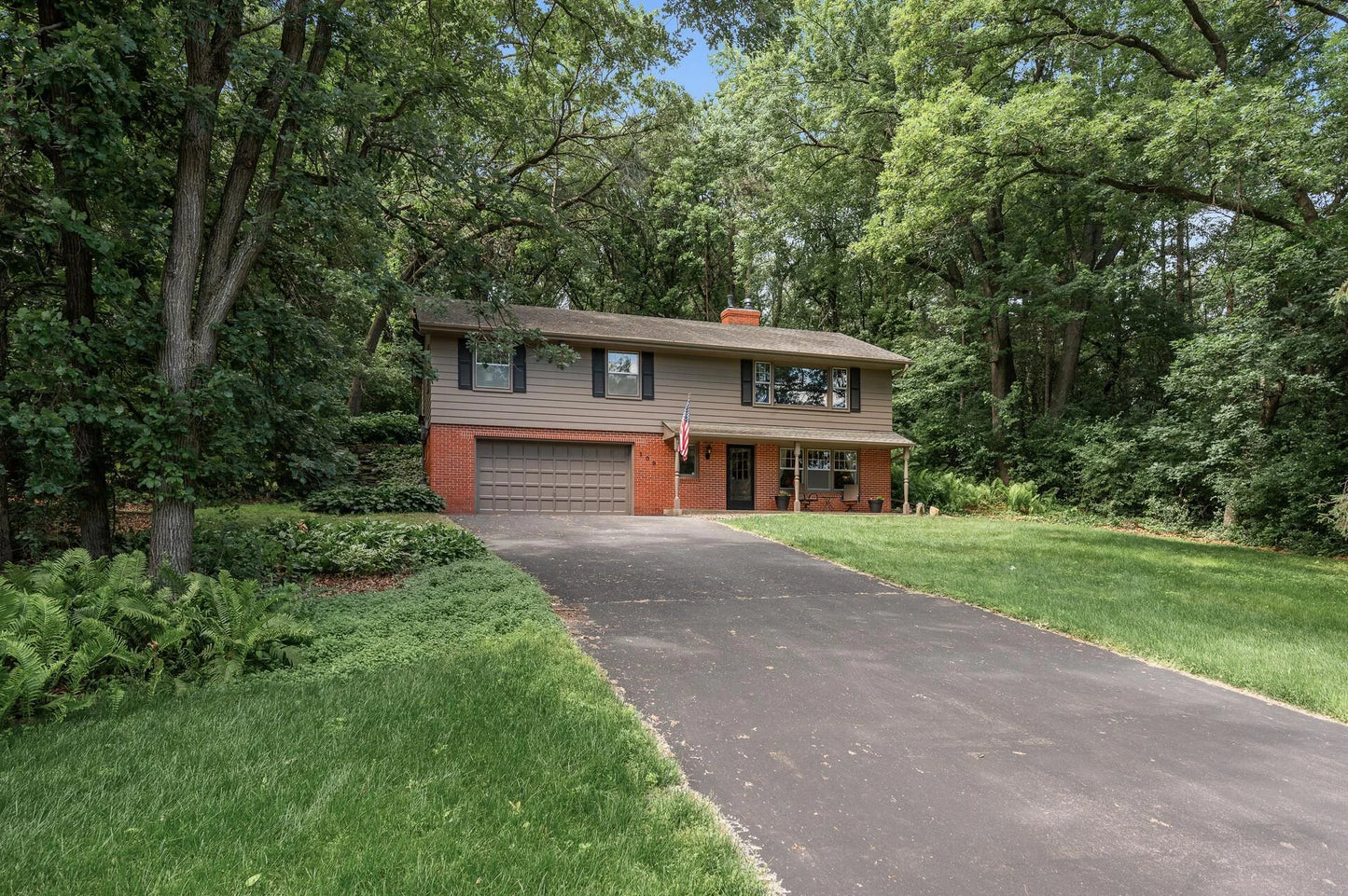 109 Cimarron Court, Apple Valley, MN 55124
