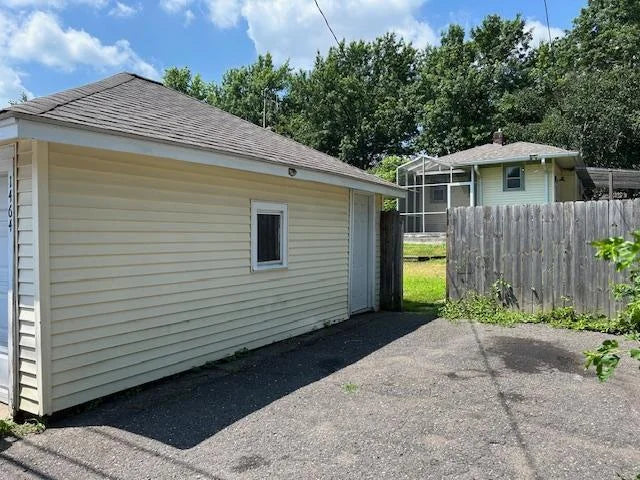 1464 Sheldon Street, Saint Paul, MN 55108