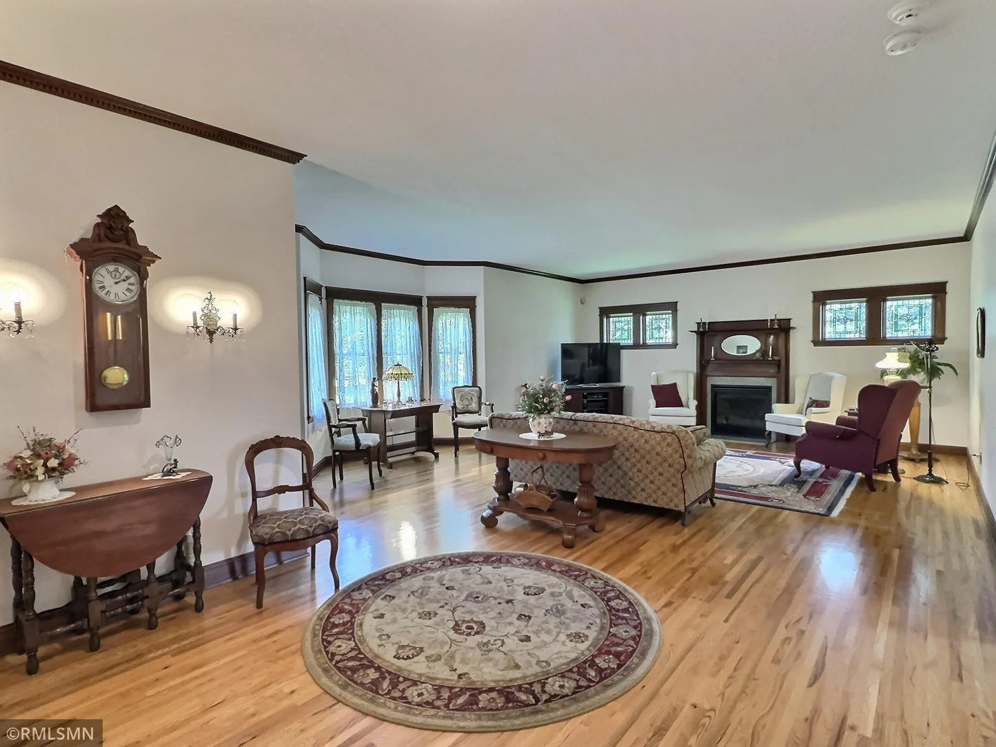 211 4th Street, Maple Lake, MN 55358