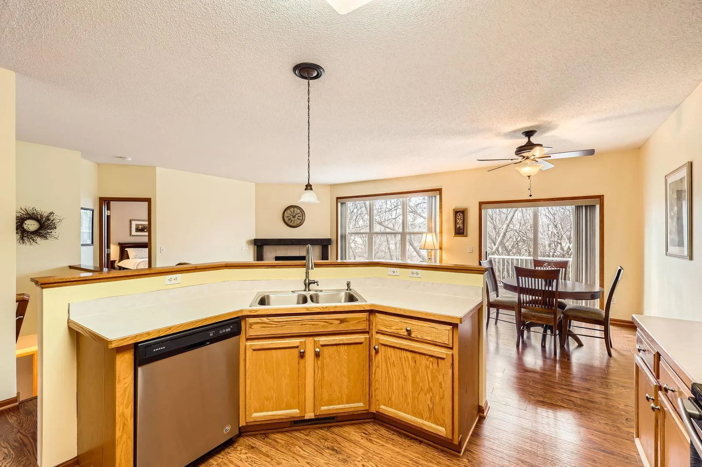 341 Campfire Curve, Chaska, MN 55318