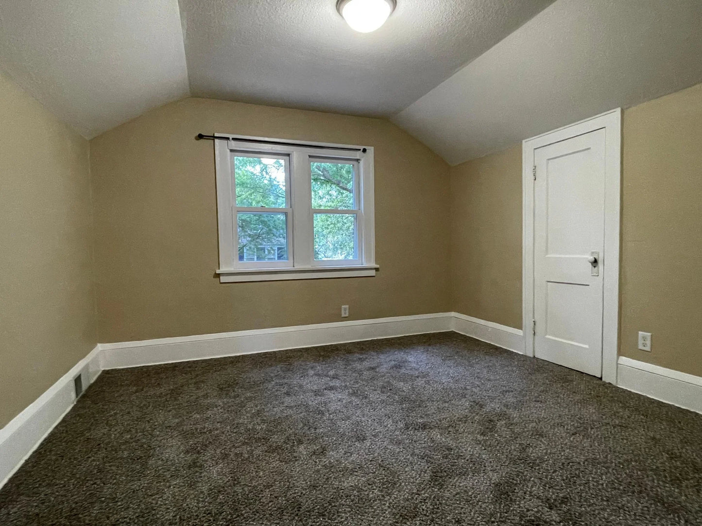 482 Edmund Avenue, Saint Paul, MN 55103
