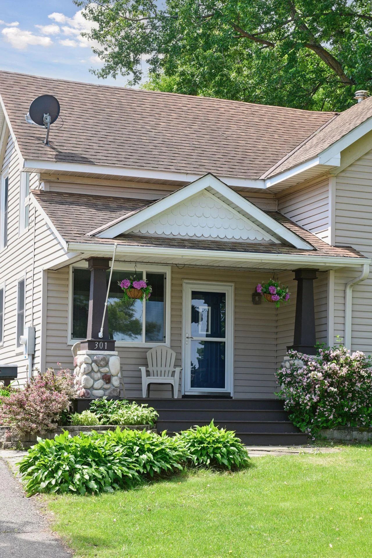 301 Lake Street, Waconia, MN 55387