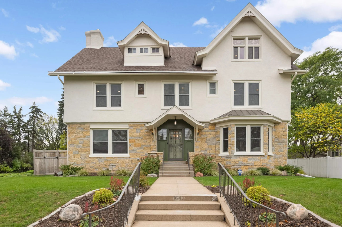 1647 26th Street, Minneapolis, MN 55405