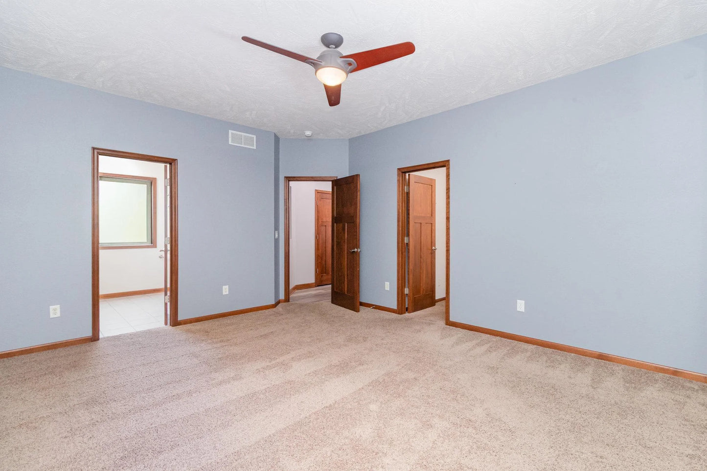605 Heritage Trail, New Prague, MN 56071