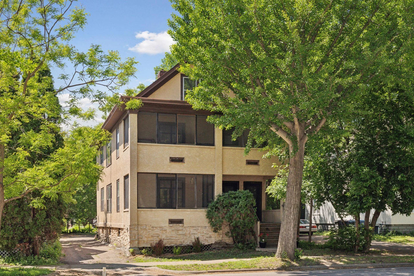 1049 18th Avenue, Minneapolis, MN 55414