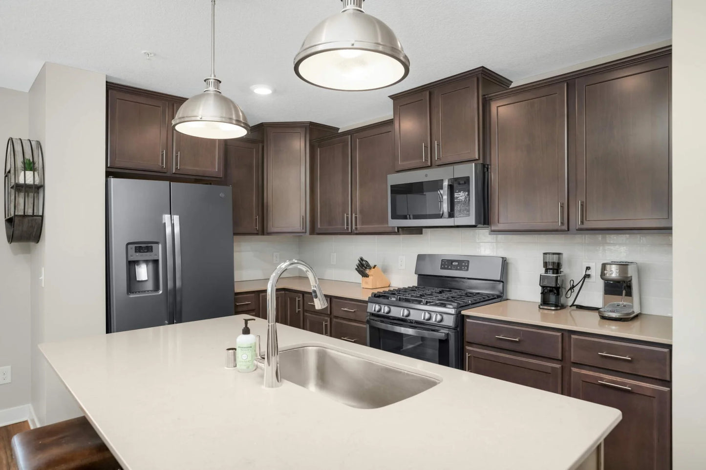 6152 Idora Court, Cottage Grove, MN 55016