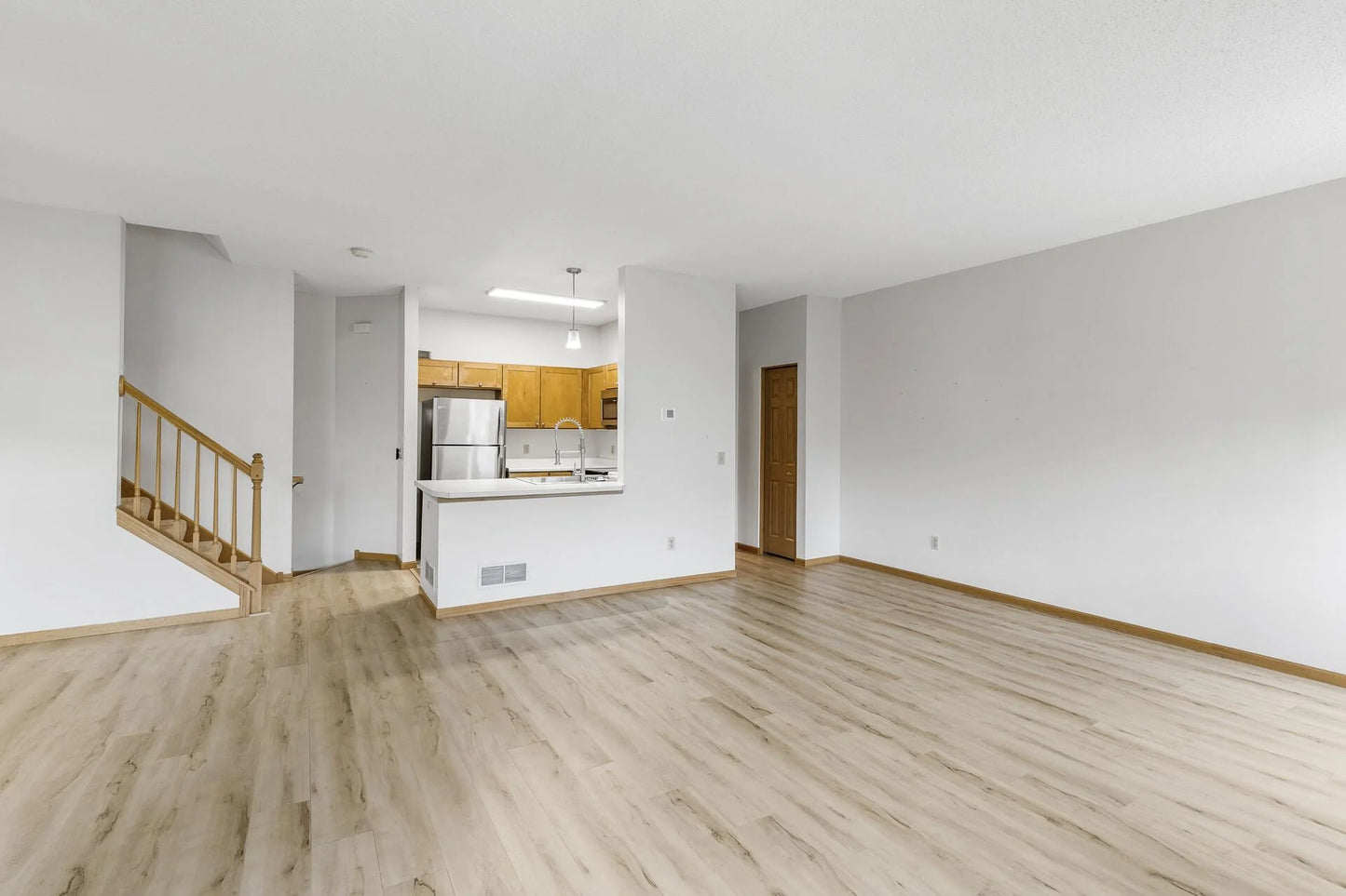 631 Woodduck Drive, Woodbury, MN 55125