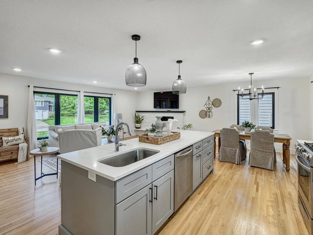 4909 Trillium Lane, Edina, MN 55435