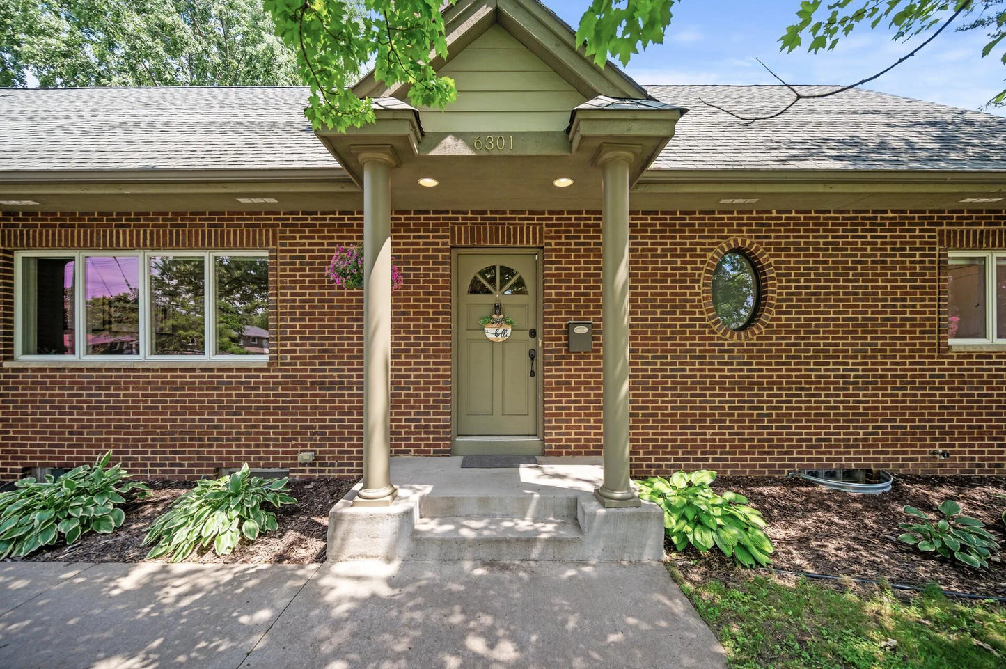 6301 France Avenue, Edina, MN 55410