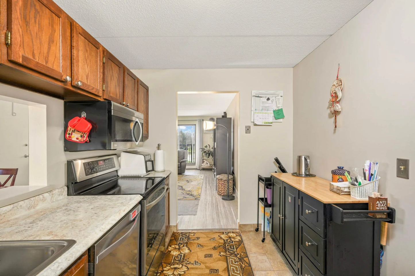 10501 Cedar Lake Rd , Minnetonka, MN 55305
