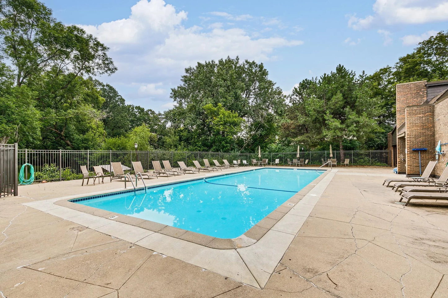 6105 Lincoln Drive, Edina, MN 55436