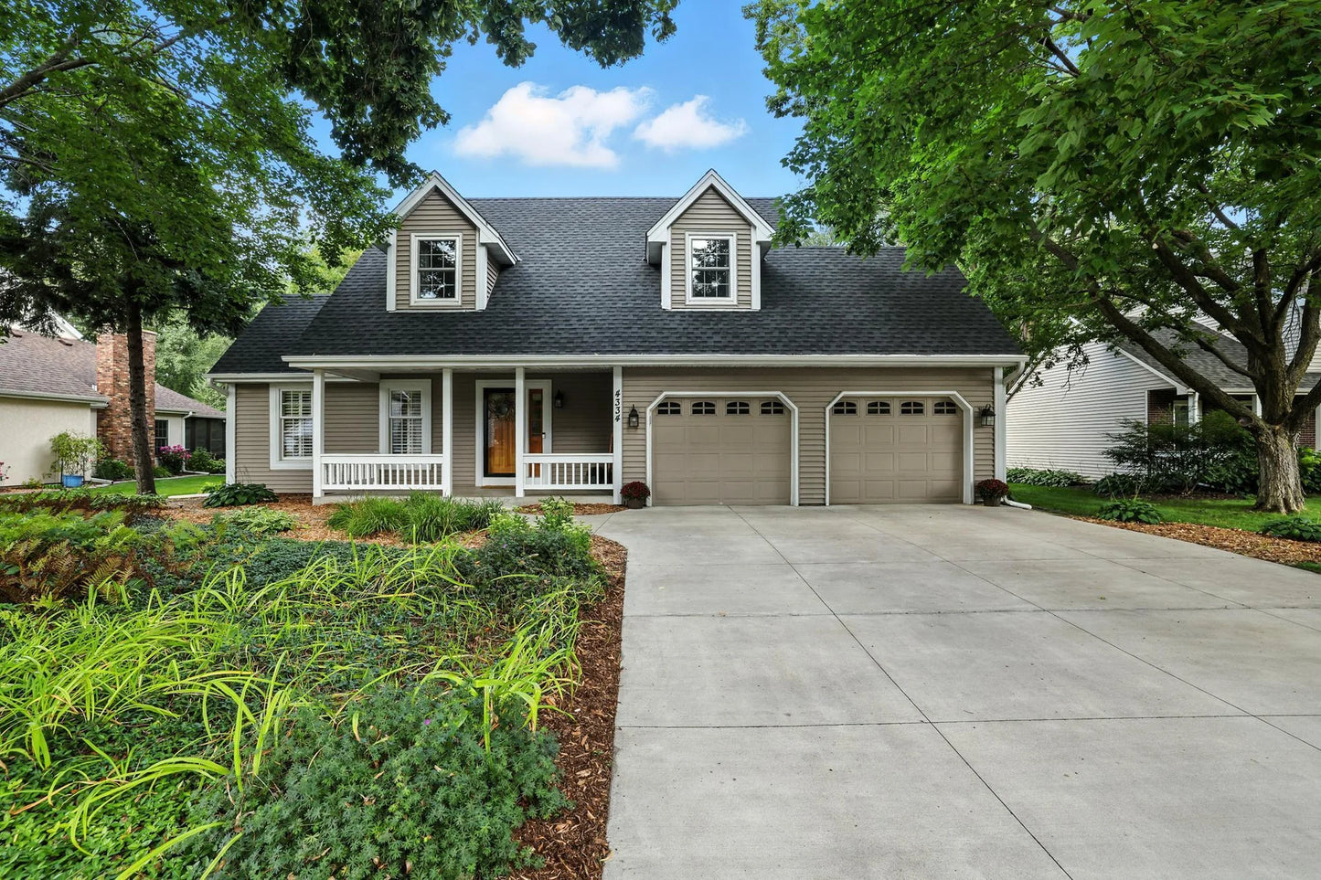 4334 Fisher Lane, White Bear Lake, MN 55110
