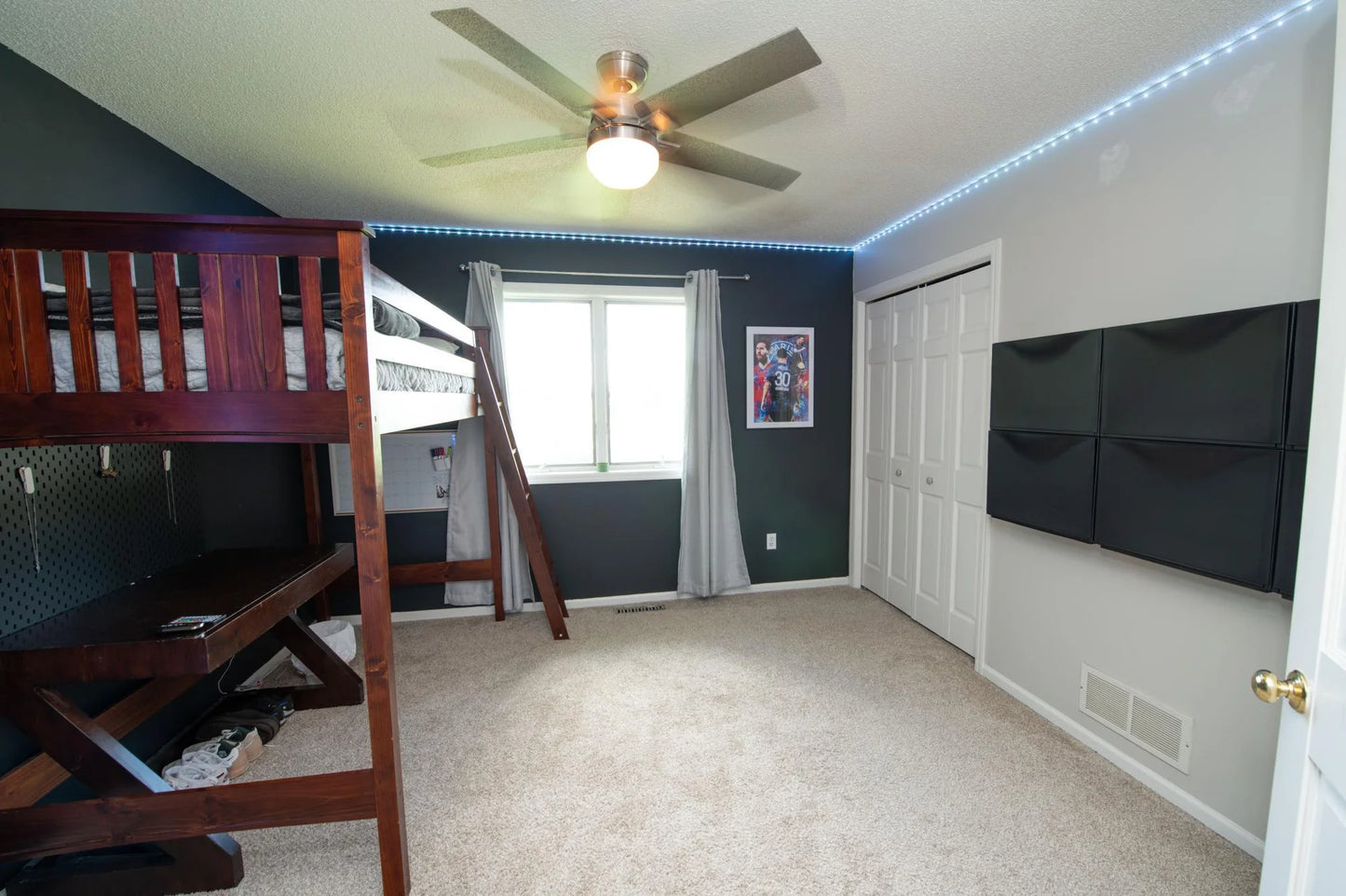 5910 Pineview Lane, Plymouth, MN 55442