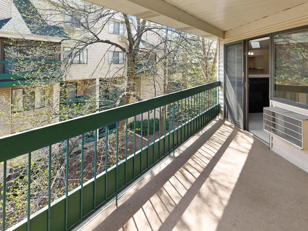 7605 Edinborough Way, Edina, MN 55435