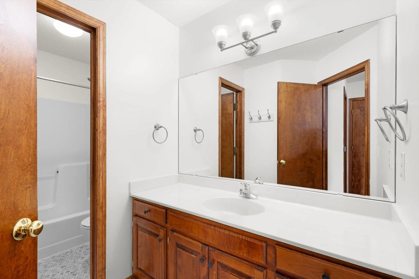 606 Sterling Street, Maplewood, MN 55119