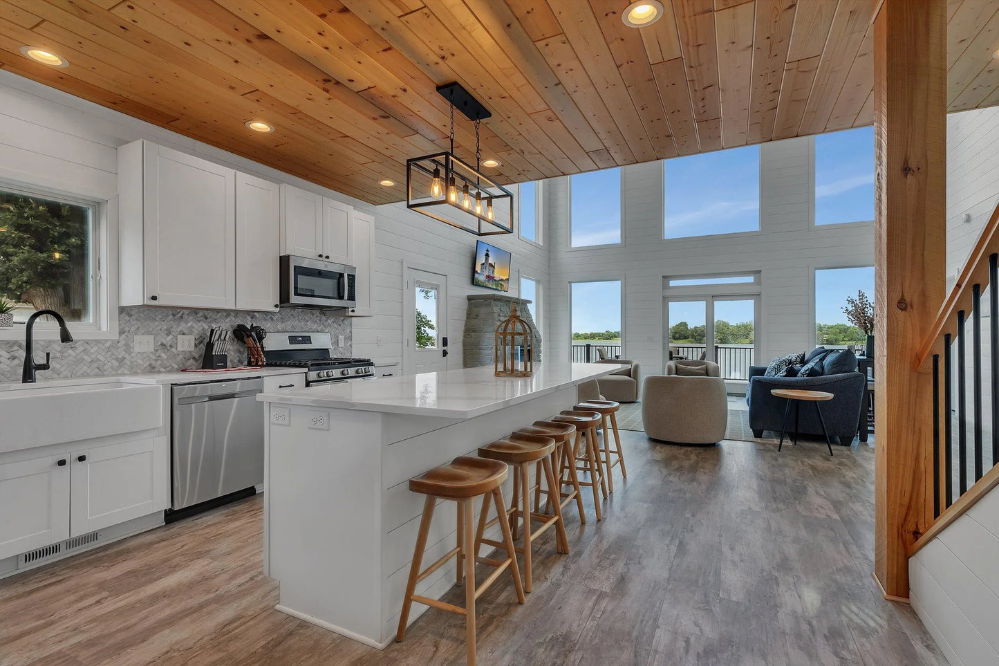 565 Brooks Lake Road, Cokato, MN 55321