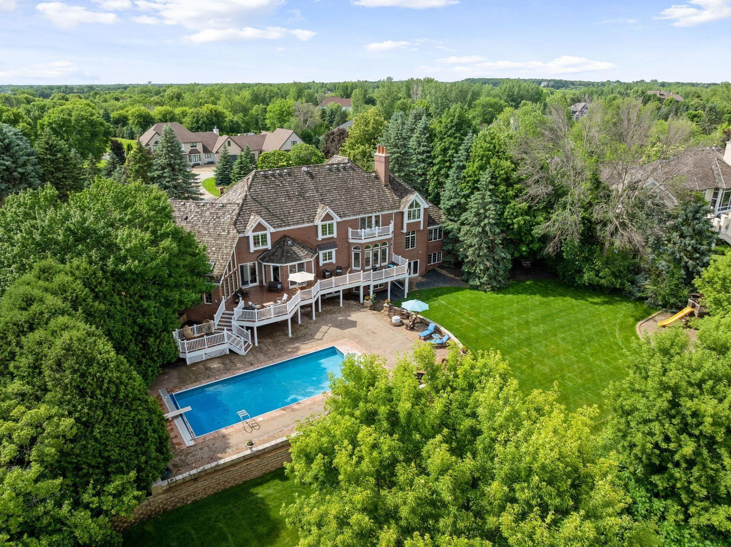 10 Apple Orchard Court, Dellwood, MN 55110