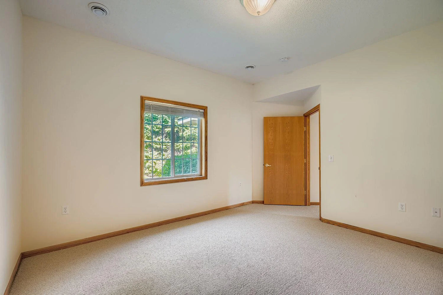 6080 Pond View Drive, Shorewood, MN 55331