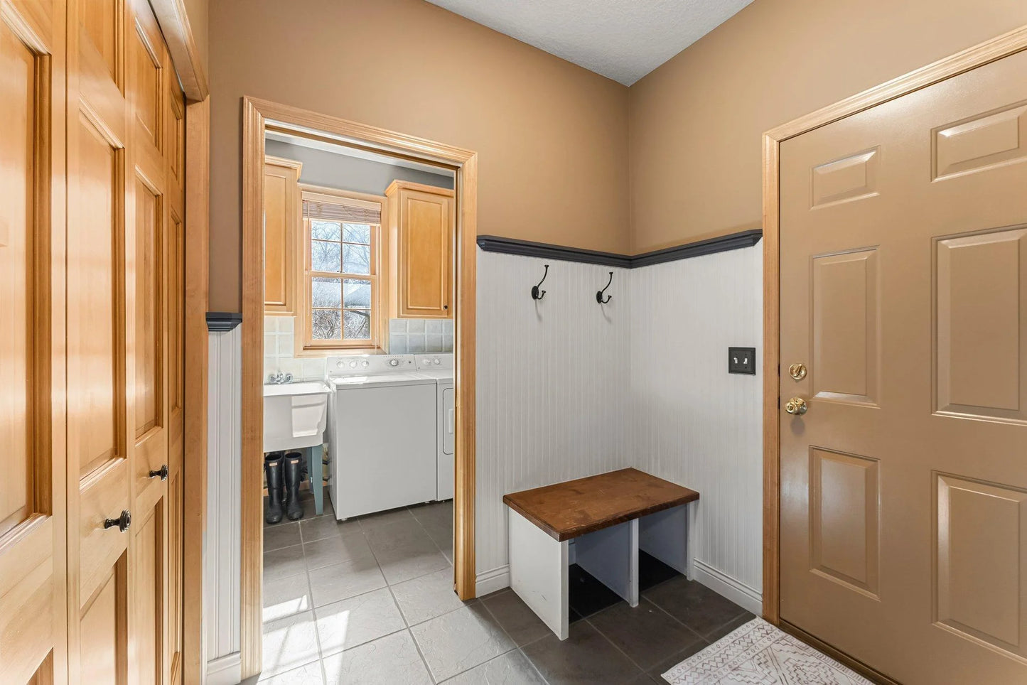 2408 Hunter Drive, Chanhassen, MN 55317