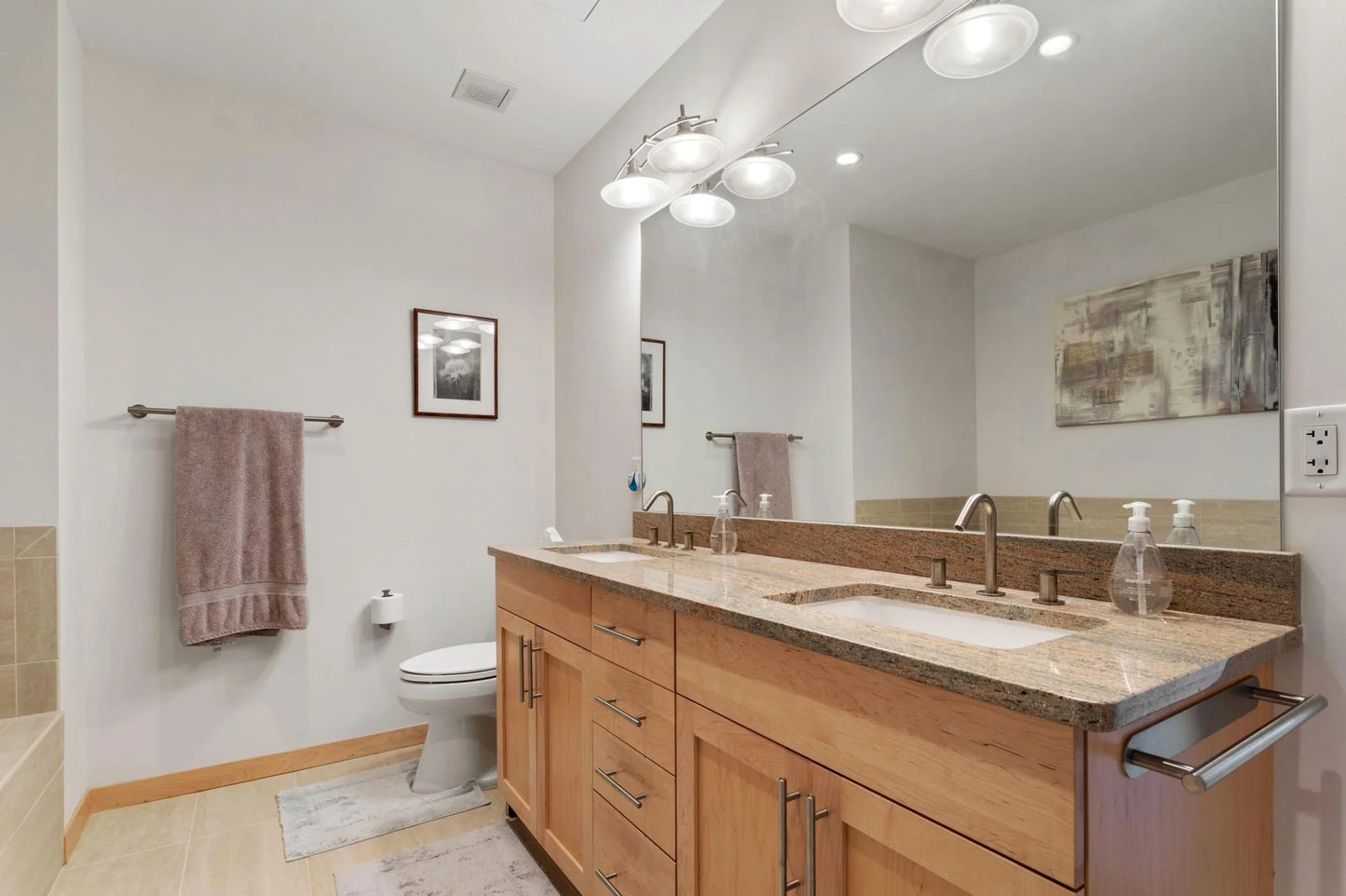 201 11th Street, Minneapolis, MN 55403