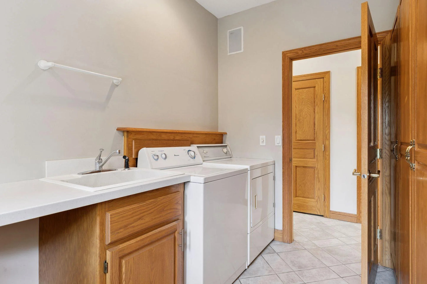 5938 Burke Trail, Inver Grove Heights, MN 55076