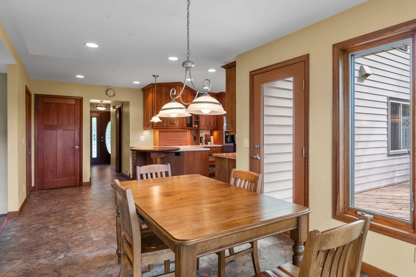 4363 Bramblewood Avenue, Vadnais Heights, MN 55127