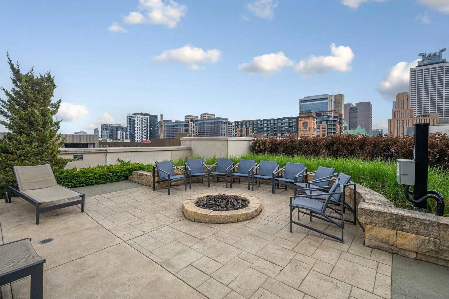 100 3rd Avenue, Minneapolis, MN 55401