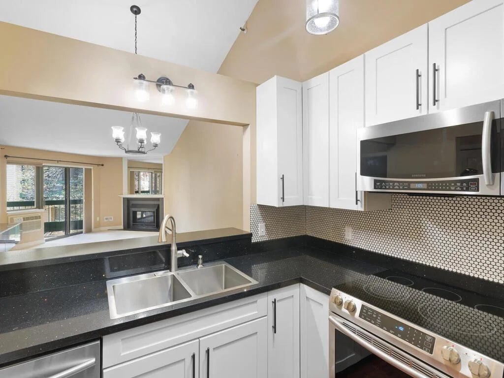 7605 Edinborough Way, Edina, MN 55435